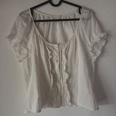 Blouse blanche à volants