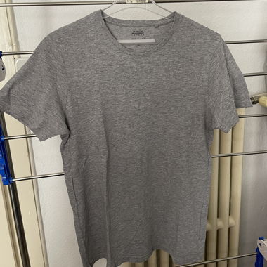 Tshirt grigio semplice