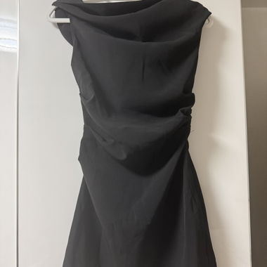 Schwarzes Cocktailkleid