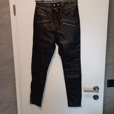 Pantalone nero in ecopelle