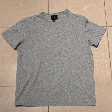T-shirt grigia