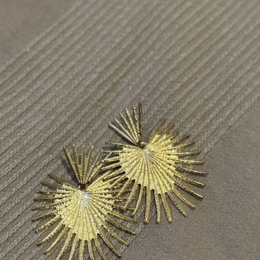 Boucles d'oreilles dorées Statement