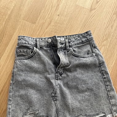 Brand new BERSHKA jeans skirt 