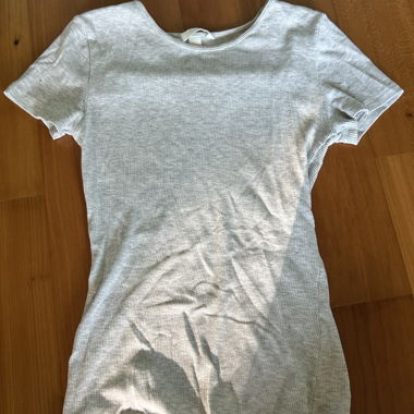 T-shirt gris côtelé