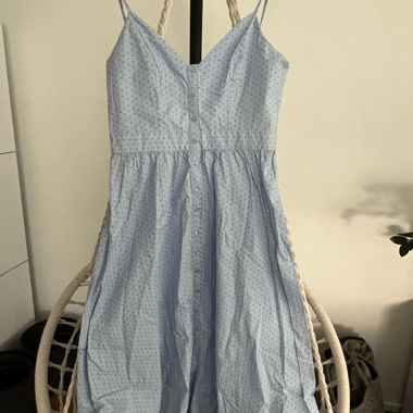 Robe bleu clair à pois