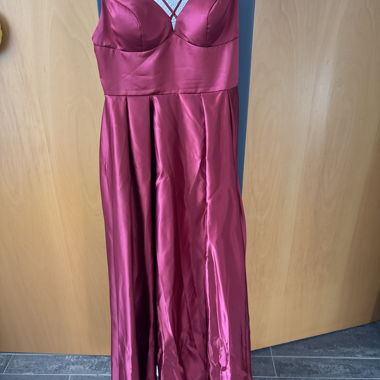 Robe satin rouge 