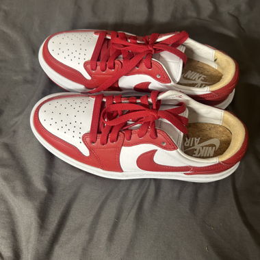 NIKE rot