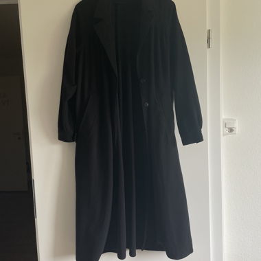 Thin long black coat