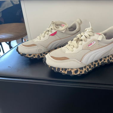 Puma Sneakers