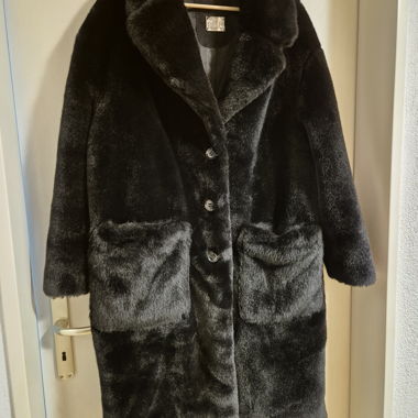 Faux Fur Coat with WOW Effect