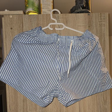 Neue Badehose