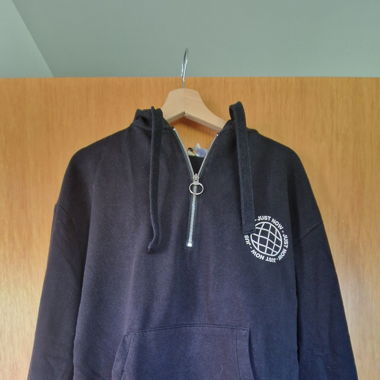 Divided Hoodie mit Zipper 