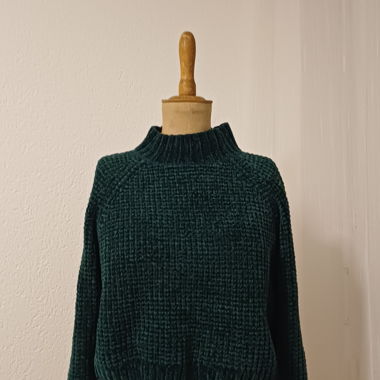 Grüner Samtpullover