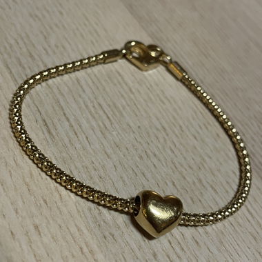 Pandora Moments Charmarmband inkl. Herzcharm