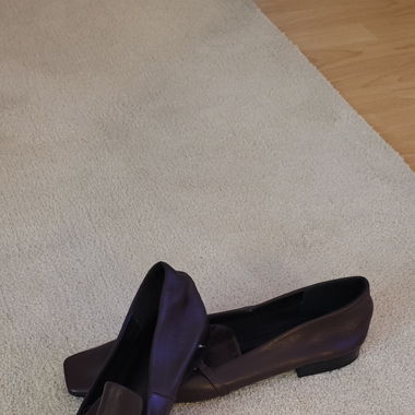 Leather pointed shoes 