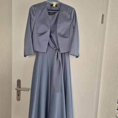 Ensemble bleu à deux pièces