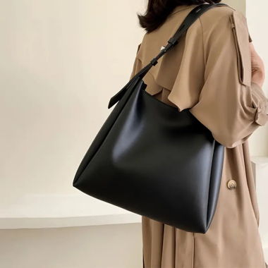 Schwarze Tasche