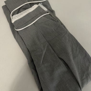 Pantalon en tissu gris Zara