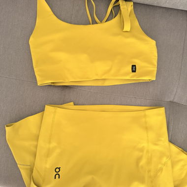 On Running yellow sports set