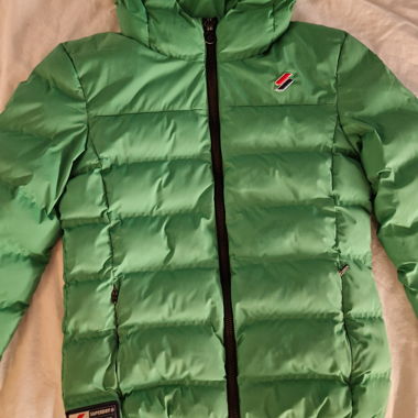 Piumino verde Superdry con cappuccio
