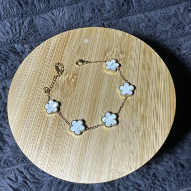 Bracelet fleur blanche