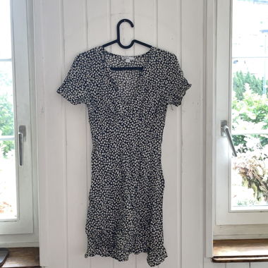 Minidress with flowers - subdued
