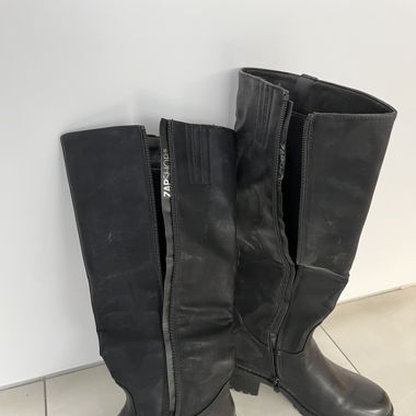 Les Bottes