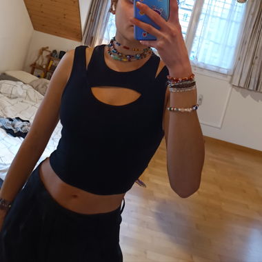 crop Top mit Cutouts