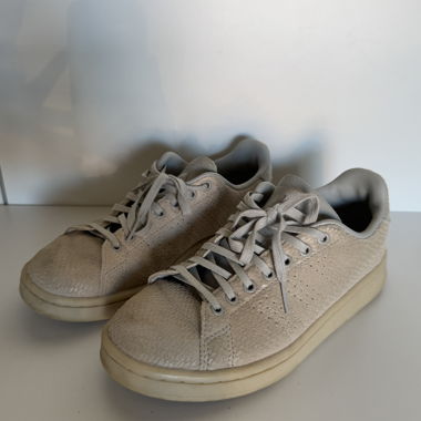 Beige Adidas sneakers / Size 38