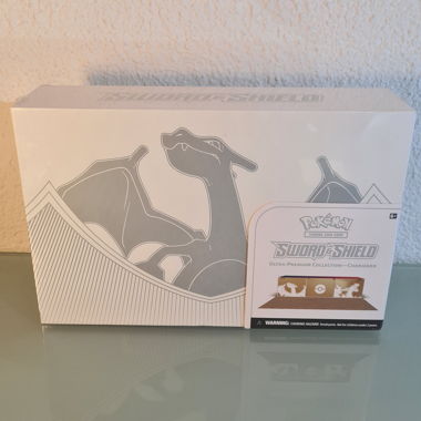 Pokemon Charizard Ultra Premium Collection EN