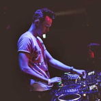 Andrew8000