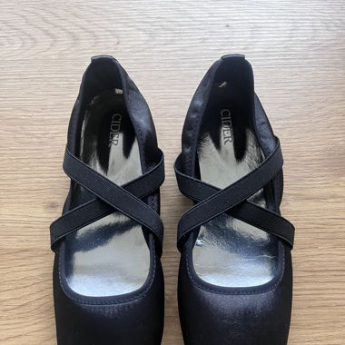 Schwarze Ballerinas