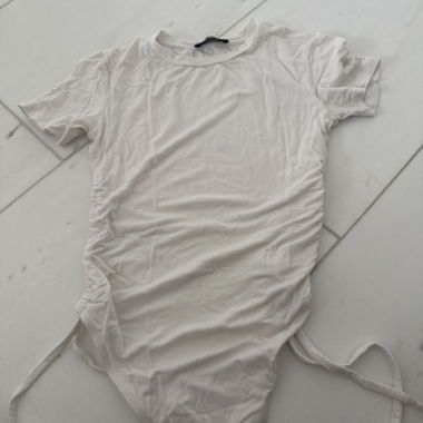 Body bianco con nastro da annodare