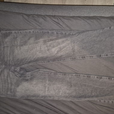 Jeans unten ausgefranst