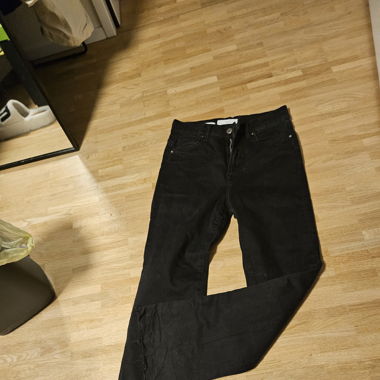 schwarze Jeans