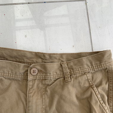 Boxy cargo shorts