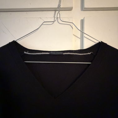 Pull noir en laine mérinos