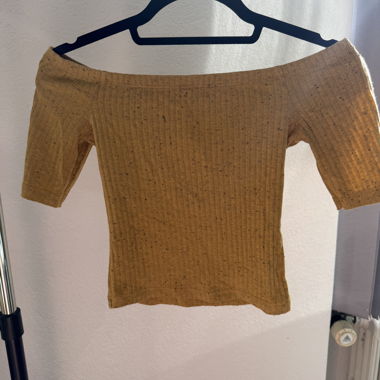 Off-shoulder ribbed top XS