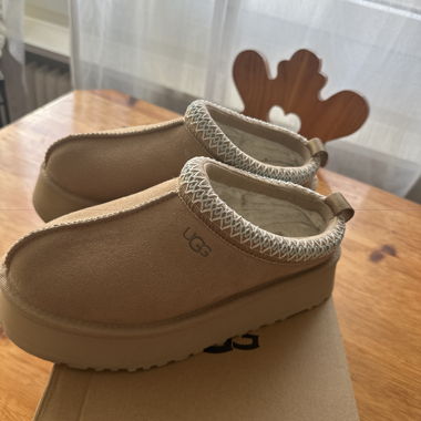UGG beige