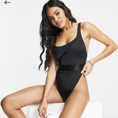 Maillot de bain 1 pièce échancré 