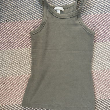 Olivegrünes Ribbed Tank Top