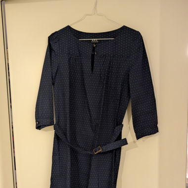 Gepunktetes Kleid