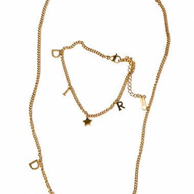 Goldene Buchstaben-Kette