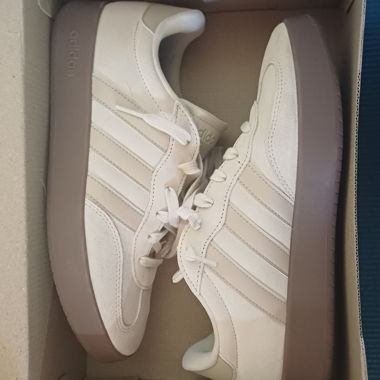 Adidas Sneakers