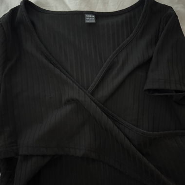 Schwarzes Wickelshirt