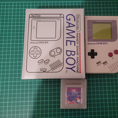 Gameboy Classic plus Tetris 