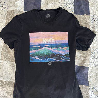 Levi's Black Graphic T-Shirt