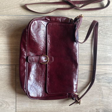 Rote Handtasche 