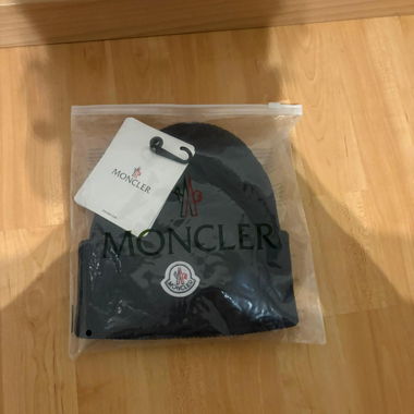 Moncler black knit beanie