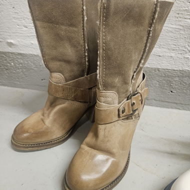 Stivali invernali in pelle foderati beige